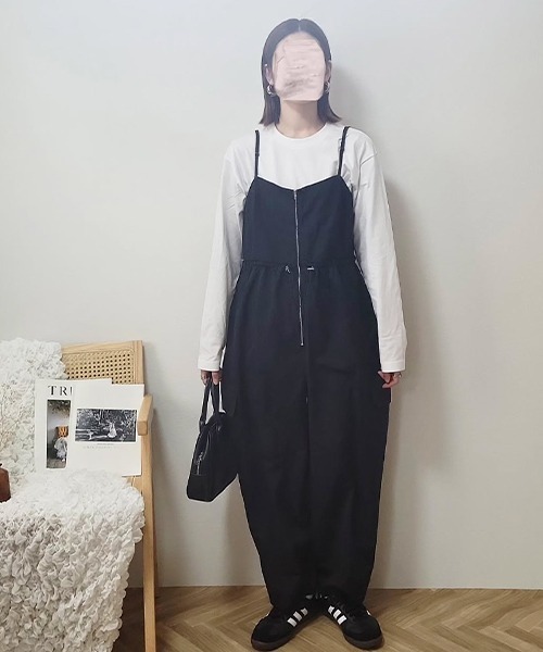 AMELY(エミリー)の「フロントジップミリタリーサロペット(サロペット/オーバーオール・レディース・ブラック/オリーブ/ホワイト系その他/ピンク/チャコールグレー/イエロー/チョコ・フリー)」の9枚目の写真