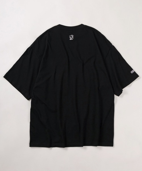 make a ray!（メイク ア レイ！）の「【NEW ERA/ニューエラ】PEANUTSコラボ  ワンポイントロゴ＆バックヴィンテージイラストデザイン 半袖プリントTシャツ/オーバーサイズドフィット（Tシャツ/カットソー・レディース・ブラック/グレイッシュベージュ・M/L/XL）」の10枚目の写真