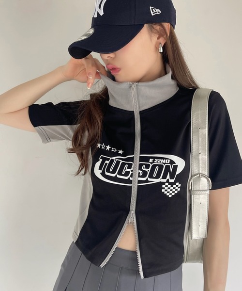 Ada.(エイダ)の「ダブルジップ ゲーミング ハイネック クロップド トップス(Tシャツ/カットソー・レディース・ブラック/グレー・FREE)」の3枚目の写真