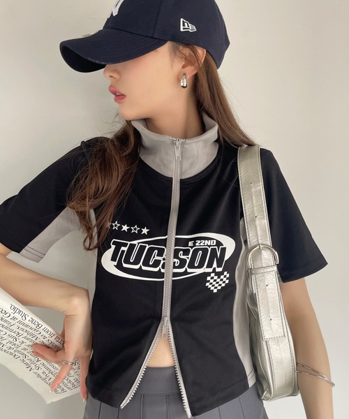 Ada.(エイダ)の「ダブルジップ ゲーミング ハイネック クロップド トップス(Tシャツ/カットソー・レディース・ブラック/グレー・FREE)」の5枚目の写真
