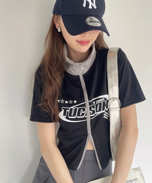 Ada.(エイダ)の「ダブルジップ ゲーミング ハイネック クロップド トップス(Tシャツ/カットソー・レディース・ブラック/グレー・FREE)」の4枚目の写真