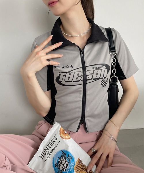 Ada.(エイダ)の「ダブルジップ ゲーミング ハイネック クロップド トップス(Tシャツ/カットソー・レディース・ブラック/グレー・FREE)」の12枚目の写真