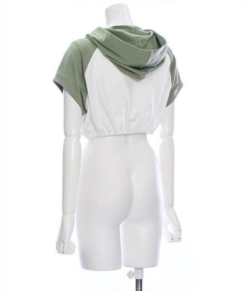 clear(クリア)の「フード付き配色ラインストーンロゴ半袖パーカトップス(パーカー・レディース・グレー系その他/ホワイト×ブラック/ホワイト系その他・F)」の9枚目の写真