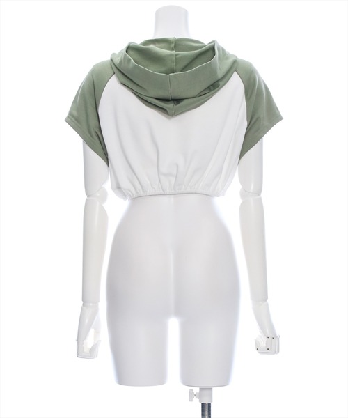 clear(クリア)の「フード付き配色ラインストーンロゴ半袖パーカトップス(パーカー・レディース・グレー系その他/ホワイト×ブラック/ホワイト系その他・F)」の8枚目の写真