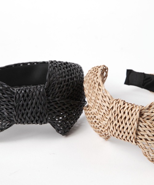 LAKOLE(ラコレ)の「ラタンリボンカチューシャ / 135388(カチューシャ・レディース・ブラック/ナチュラル・FREE)」の6枚目の写真