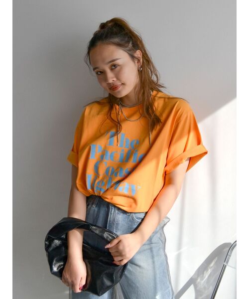 Ungrid（アングリッド）の「ヴィンテージウォッシュロゴビッグTee（Tシャツ/カットソー・レディース・ネイビー/ブルー/オレンジ/グリーン/アイボリー・FREE）」の5枚目の写真