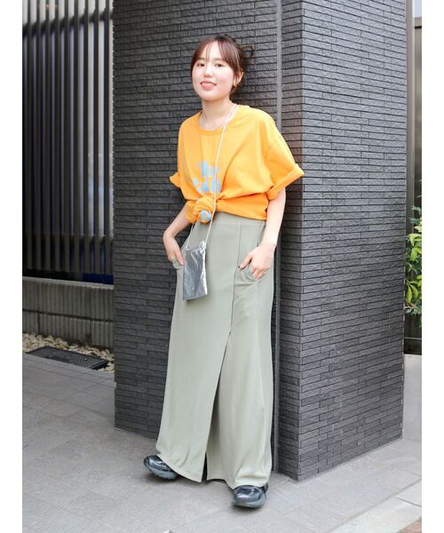 Ungrid（アングリッド）の「ヴィンテージウォッシュロゴビッグTee（Tシャツ/カットソー・レディース・ネイビー/ブルー/オレンジ/グリーン/アイボリー・FREE）」の13枚目の写真