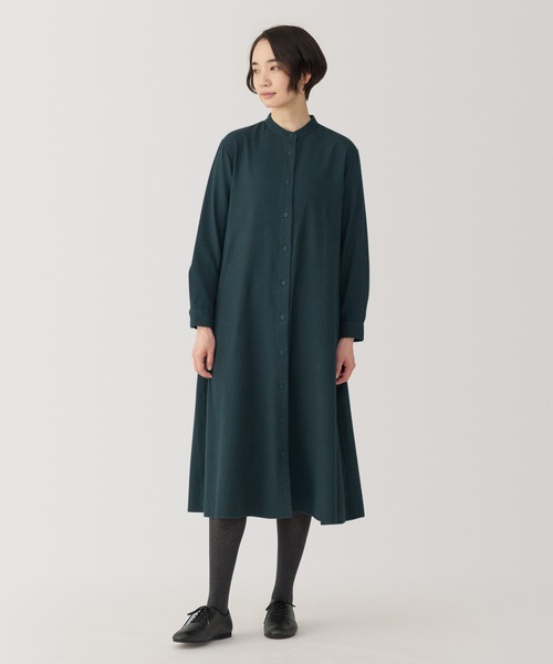 無印良品(ムジルシリョウヒン)の「婦人 両面起毛フランネル スタンドカラー長袖ワンピース(ワンピース・レディース・ダークグリーン/ブラウン系/ベージュ系/ダークネイビー・XL/L/M/S)」の1枚目の写真