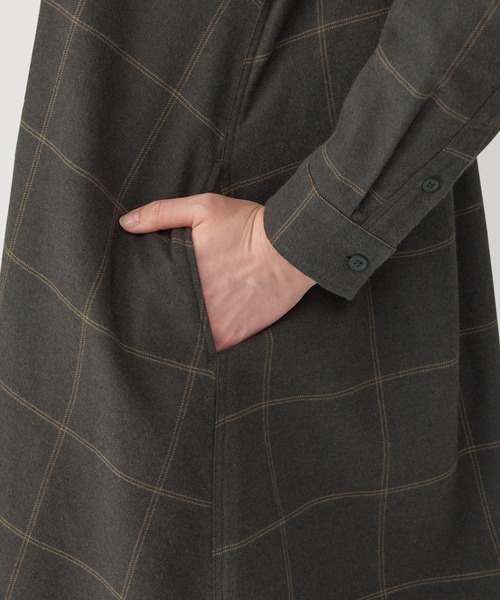 無印良品(ムジルシリョウヒン)の「婦人 両面起毛フランネル スタンドカラー長袖ワンピース(ワンピース・レディース・ダークグリーン/ブラウン系/ベージュ系/ダークネイビー・XL/L/M/S)」の9枚目の写真
