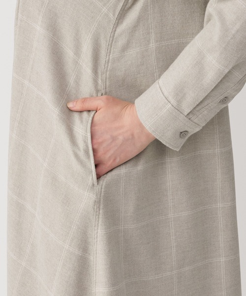 無印良品(ムジルシリョウヒン)の「婦人 両面起毛フランネル スタンドカラー長袖ワンピース(ワンピース・レディース・ダークグリーン/ブラウン系/ベージュ系/ダークネイビー・XL/L/M/S)」の16枚目の写真