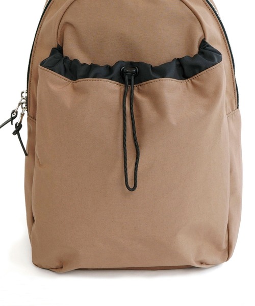 STANDARD SUPPLY(スタンダードサプライ)の「スタンダードサプライ / SIMPLICITY シンプリシティ / GATHER DAYPACK ギャザーデイパック(バックパック/リュック・レディース・ブラック/ダークパープル/モカ/サンドベージュ/チャコールグレー/グレー/ダークネイビー・FREE)」の22枚目の写真