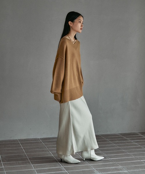 LEPSIM（レプシィム）の「7ゲージVネックプルオーバー　133269（ニット/セーター・レディース・ブラック/ベージュ/レッド/オフホワイト/ライトブルー/グリーン/キャメル/ブルー/アイボリー/マスタード/レッド系その他/サックスブルー・FREE）」の18枚目の写真