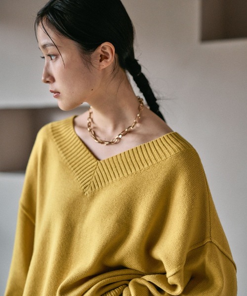 LEPSIM（レプシィム）の「7ゲージVネックプルオーバー　133269（ニット/セーター・レディース・ブラック/ベージュ/レッド/オフホワイト/ライトブルー/グリーン/キャメル/ブルー/アイボリー/マスタード/レッド系その他/サックスブルー・FREE）」の20枚目の写真