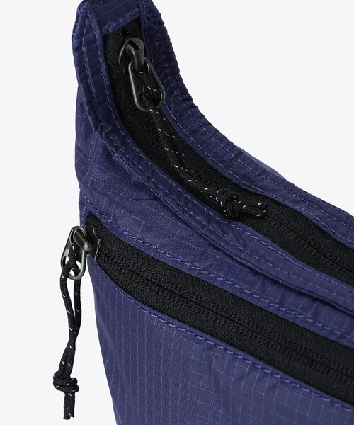 Columbia(コロンビア)の「撥水 パッカブル Columbia/タイガーブルック ミニショルダー バッグ 3L/コロンビア(ショルダーバッグ・レディース・ブラック/ブルーグリーン/パープル・ONE SIZE)」の9枚目の写真