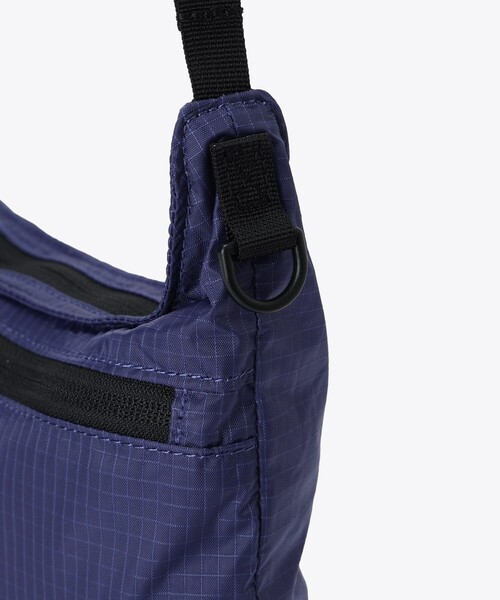 Columbia(コロンビア)の「撥水 パッカブル Columbia/タイガーブルック ミニショルダー バッグ 3L/コロンビア(ショルダーバッグ・レディース・ブラック/ブルーグリーン/パープル・ONE SIZE)」の11枚目の写真