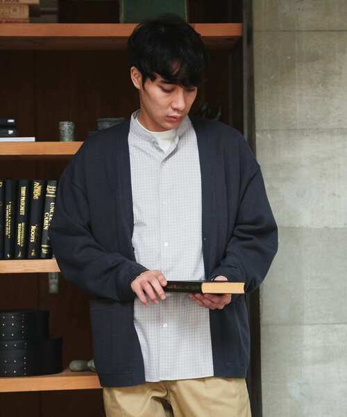 URBAN RESEARCH DOORS(アーバンリサーチドアーズ)の「『UR TECH 200日ニット』1ツ釦カーディガン(カーディガン/ボレロ・メンズ・ブラック/グリーン/ネイビー・MEDIUM/LARGE)」の12枚目の写真