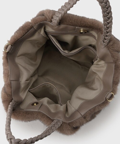 UNTITLED(アンタイトル)の「◆【2WAY/クリスマスギフト】ドロストフェイクファーバッグ(ショルダーバッグ・レディース・ダークグレー/ベージュ/ライトグレー/ダークブラウン・99)」の16枚目の写真