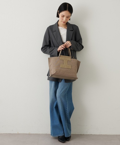 IACUCCI（イアクッチ）の「ソルベット M SUEDE/CERVO（トートバッグ・レディース・チャコールグレー/サンドベージュ・FREE）」の4枚目の写真