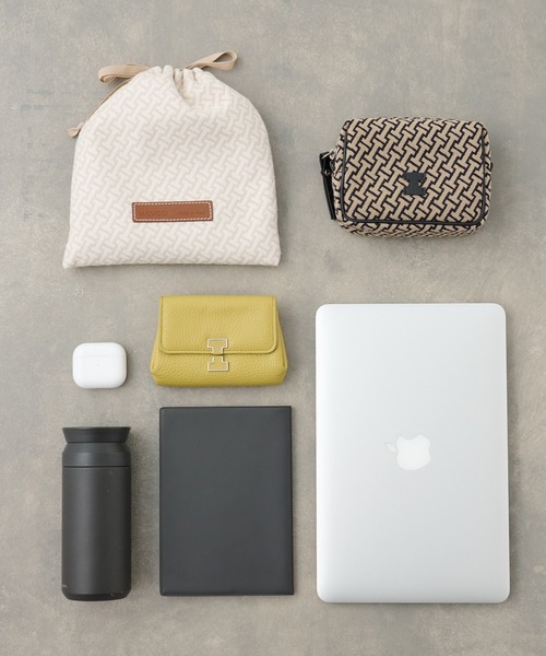 IACUCCI（イアクッチ）の「ソルベット M SUEDE/CERVO（トートバッグ・レディース・チャコールグレー/サンドベージュ・FREE）」の7枚目の写真