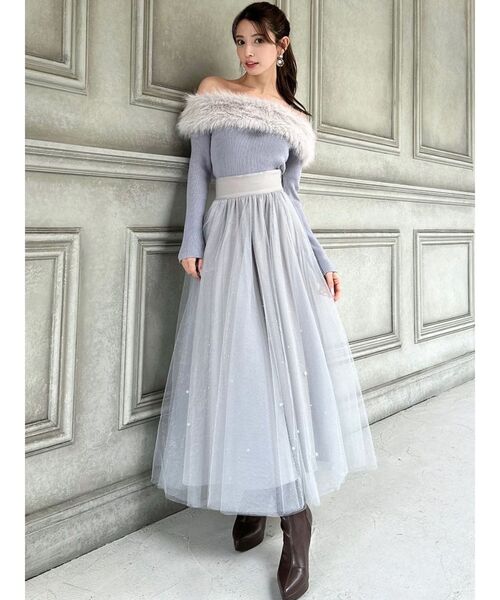 RESEXXY(リゼクシー)の「フェイクファーオフショルニットトップス(ニット/セーター・レディース・アイボリー/ブラック/ブルー・FREE)」の8枚目の写真