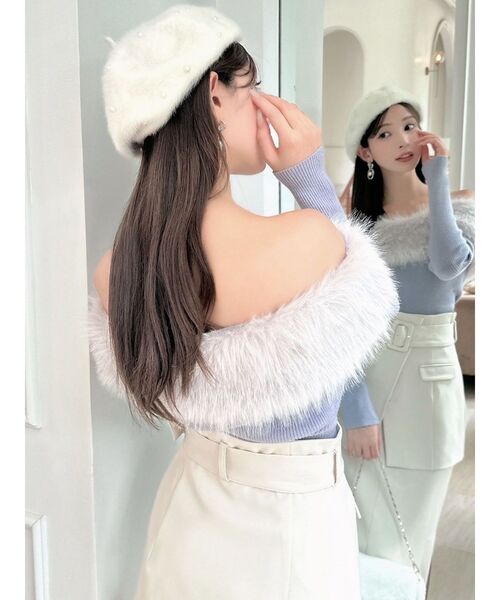 RESEXXY（リゼクシー）の「フェイクファーオフショルニットトップス