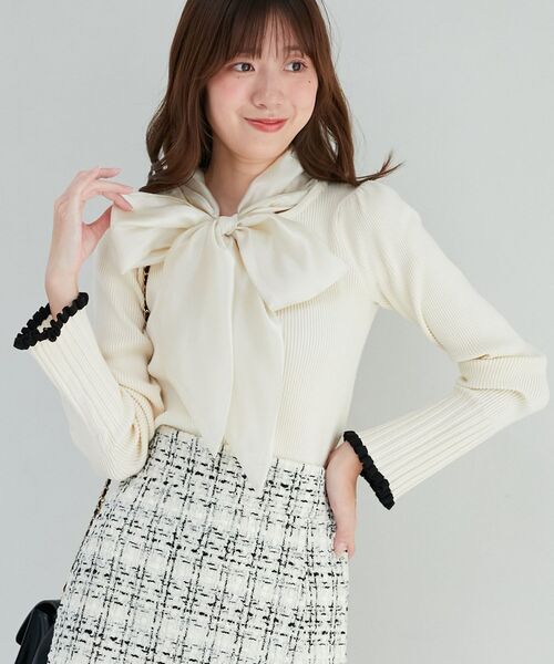 MAJESTIC LEGON(マジェスティックレゴン)の「袖フリルボウタイ配色ニット(ニット/セーター・レディース・ブラック系その他/グレー/ボルドー/アイボリー/ブラック・MEDIUM)」の15枚目の写真