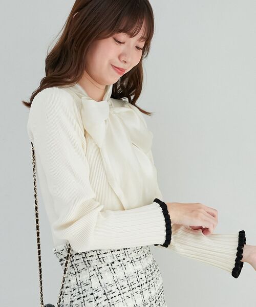 MAJESTIC LEGON(マジェスティックレゴン)の「袖フリルボウタイ配色ニット(ニット/セーター・レディース・ブラック系その他/グレー/ボルドー/アイボリー/ブラック・MEDIUM)」の16枚目の写真