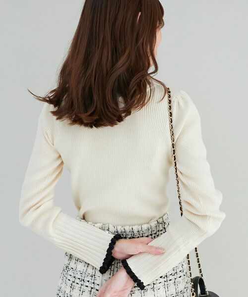 MAJESTIC LEGON(マジェスティックレゴン)の「袖フリルボウタイ配色ニット(ニット/セーター・レディース・ブラック系その他/グレー/ボルドー/アイボリー/ブラック・MEDIUM)」の17枚目の写真