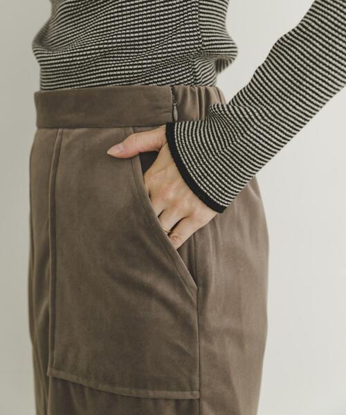 ITEMS URBANRESEARCH（アイテムズ アーバンリサーチ）の「スムースベロアタイトスカート（スカート・レディース・グレー系その他/ブラック/モカ・FREE）」の11枚目の写真