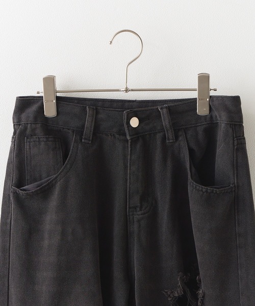 Chick(チック)の「Random Damage Denim Pants / ランダム ダメージ ストレートデニムパンツ(デニムパンツ・レディース・ブラック/ブルー・M/L)」の5枚目の写真