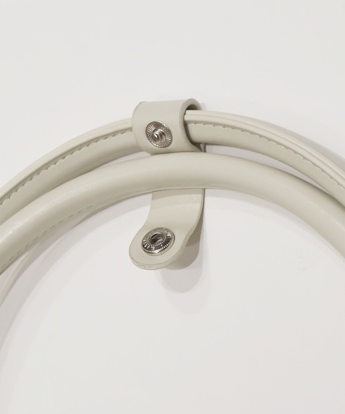 coca(coca)(コカ)の「バゲットバッグ フェイクレザーハンドバッグ(ハンドバッグ・レディース・アイボリー/ブラック・ONE SIZE)」の15枚目の写真