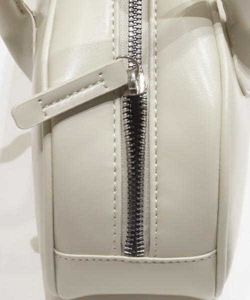 coca(coca)(コカ)の「バゲットバッグ フェイクレザーハンドバッグ(ハンドバッグ・レディース・アイボリー/ブラック・ONE SIZE)」の16枚目の写真
