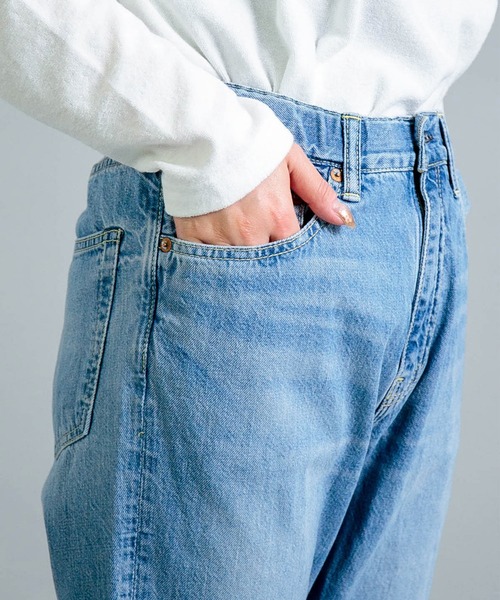 OMNIGOD（オムニゴッド）の「[OMNIGOD womens / オムニゴッド] 10ozデニム 5Pイージーテーパードパンツ（デニムパンツ・レディース・ライトインディゴブルー・1/0）」の13枚目の写真