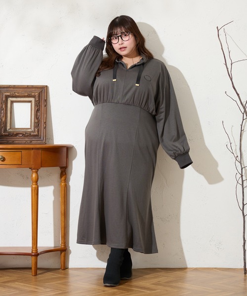 Louiosy(ルオシー)の「【大きいサイズ】フード付きマーメイドスウェットワンピース(ワンピース・レディース・アイボリー/チャコールグレー・4L/3L/X-LARGE)」の12枚目の写真