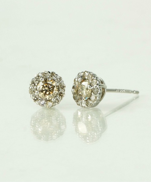 anq.(アンク)の「「anq.」PT950/900・シャンパンカラーダイヤモンド0.45ct ポストピアス(ピアス(両耳用)・レディース・プラチナム・ONE SIZE)」の3枚目の写真