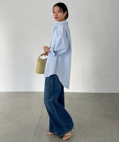 Doux archives(ドゥアルシーヴ)の「ストライプベーシックオーバーシャツ(シャツ/ブラウス・レディース・サックスブルー/ホワイト×ブルー・38)」の3枚目の写真