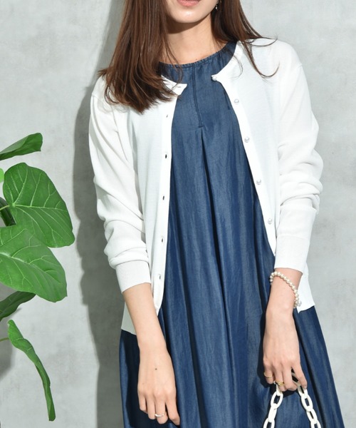 INTERPLANET（インタープラネット）の「【マシーンウォッシャブル・ＵＶ・接触冷感】パール釦クルーカーディガン（カーディガン/ボレロ・レディース・オフホワイト/グレー/ブラック/マルーン・FREE）」の2枚目の写真