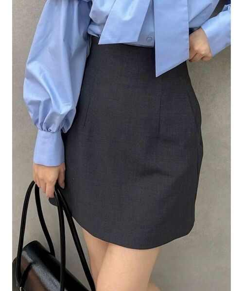 dazzlin（ダズリン）の「【セットアップ対応】コンパクトミニスカート（スカート・レディース・チャコールグレー/キャメル/ブラウン/ピンク/ベージュ・MEDIUM/SMALL）」の2枚目の写真