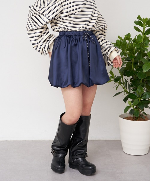 RAY CASSIN（レイカズン）の「【ぺチパンツ付き】サテンバルーンミニスカート（スカート・レディース・グリーン/アイボリー/ネイビー・FREE）」の17枚目の写真