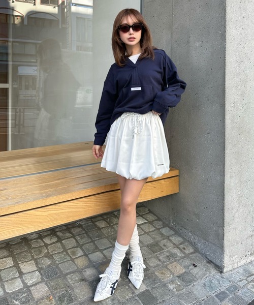 RAY CASSIN（レイカズン）の「【ぺチパンツ付き】サテンバルーンミニスカート（スカート・レディース・グリーン/アイボリー/ネイビー・FREE）」の9枚目の写真