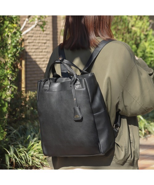 KAZZU SELECT(カッズセレクト)の「2wayトートリュック(バックパック/リュック・レディース・グレイッシュベージュ/ライトグレー/ブラック・ONE SIZE)」の12枚目の写真