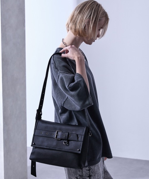 ショルダーバッグ・ポシェット IONSEOUL Buckle baguettebag ベルトデザイン 合皮ショルダーバッグ（ショルダーバッグ