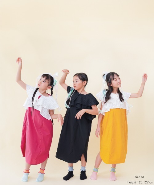unica(ユニカ)の「カーデ付きウェーブラインワンピース(ワンピース・キッズ・ブラック/マスタード/レッド・S/M/L/XL)」の4枚目の写真