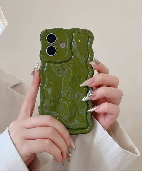 Mayree(メイリー)の「【float】メタル ウェーブ メルトデザイン iPhoneケース【iPhoneシリーズ/各種機種対応】(スマホケース/カバー・レディース・オリーブ/グリーン/ライトブラウン/ガンメタ/ゴールド/シルバー/ボルドー/ベビーピンク/ピンク/ライトパープル/パープル/ブルー/アイボリー・iPhone 16 Pro/iPhone 16/iPhone 15 Pro/iPhone 15/iPhone 14/iPhone 14 Pro)」の4枚目の写真