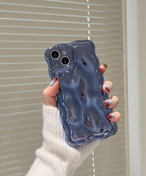 Mayree(メイリー)の「【float】メタル ウェーブ メルトデザイン iPhoneケース【iPhoneシリーズ/各種機種対応】(スマホケース/カバー・レディース・オリーブ/グリーン/ライトブラウン/ガンメタ/ゴールド/シルバー/ボルドー/ベビーピンク/ピンク/ライトパープル/パープル/ブルー/アイボリー・iPhone 16 Pro/iPhone 16/iPhone 15 Pro/iPhone 15/iPhone 14/iPhone 14 Pro)」の6枚目の写真