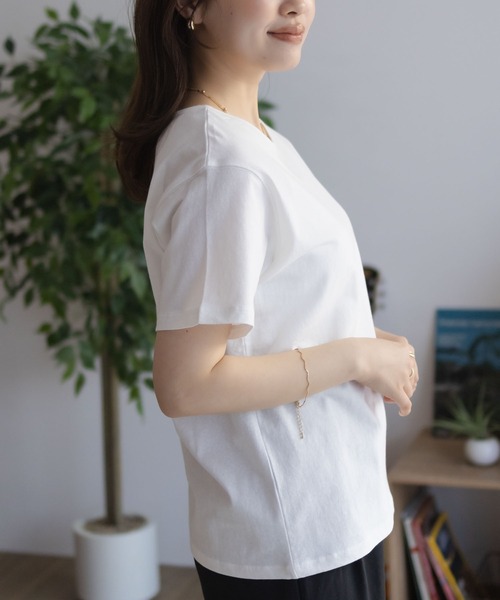 NAVY(ネイビー)の「【 綿100% 】NAVY ベーシッククルーTシャツ(Tシャツ/カットソー・レディース・チャコールグレー/ブラック/オフホワイト/ラベンダー/モカ・M/L)」の7枚目の写真