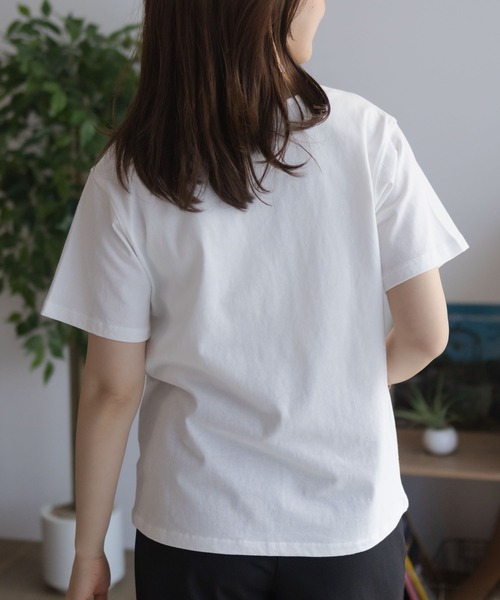 NAVY(ネイビー)の「【 綿100% 】NAVY ベーシッククルーTシャツ(Tシャツ/カットソー・レディース・チャコールグレー/ブラック/オフホワイト/ラベンダー/モカ・M/L)」の8枚目の写真