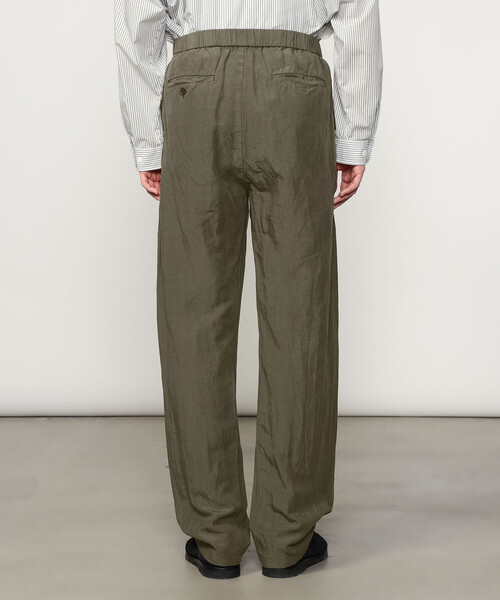 mando(マンド)の「mando | 〈別注〉イージートラウザーズ MEN(その他パンツ・メンズ・オリーブ/ブラック・2/3)」の12枚目の写真