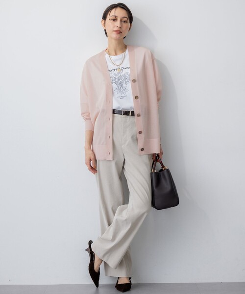 23区（ニジュウサンク）の「【CanCam10月号掲載/CLASSY.10月号掲載】シャイニーシアー カーディガン（カーディガン/ボレロ・レディース・ライトグレー系/ダークブラウン系/ベージュ系/ブラック系/ピンク系・38）」の20枚目の写真