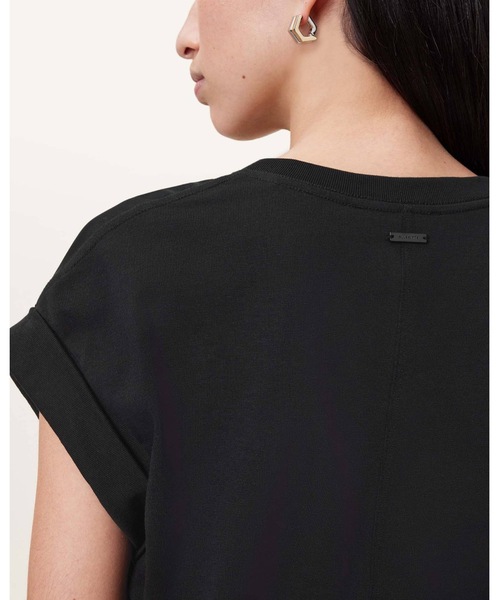 ALLSAINTS(オールセインツ)の「MIRA CROPPED SATIN DRAWCORD T-SHIRT | MIRA クロップド サテン ドローコード Tシャツ(Tシャツ/カットソー・レディース・ブラック・XS/S/M)」の8枚目の写真